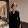 [] Black Long-sleeved V-neck Dress Autumn New Temperament Slim-fitting and Thin Dress