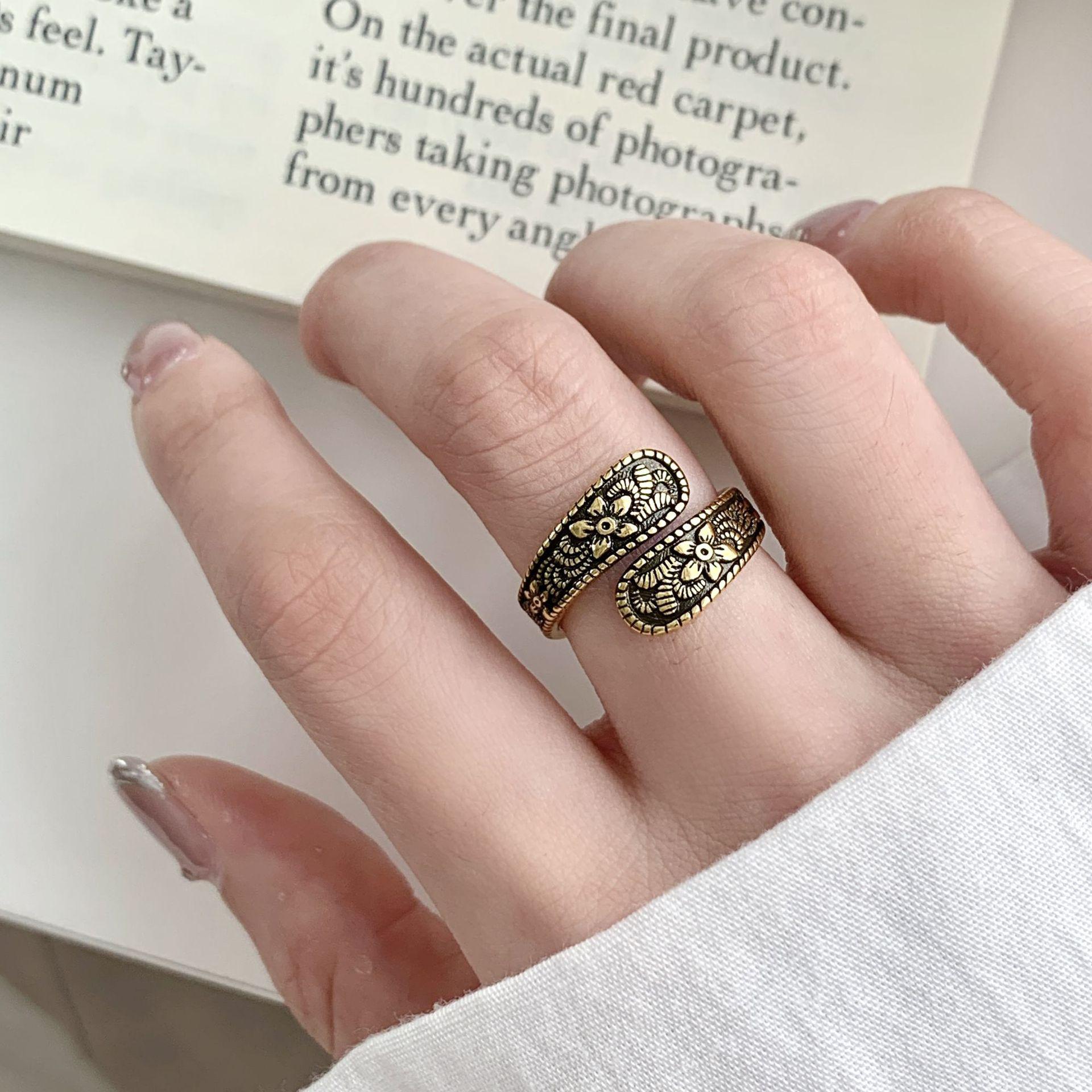 High-End Embossed Pattern Adjustable Open Ring for Women - Retro Distressed Style, Versatile Index Finger Accessory Open Adjustable