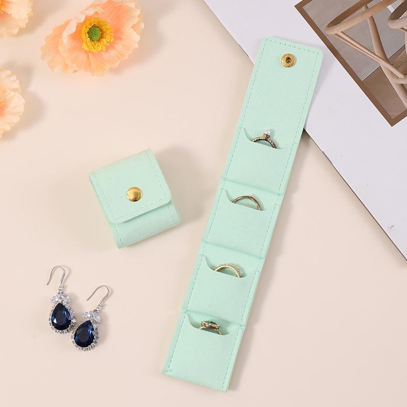 Sac de Rangement pour Bijoux à 4 Compartiments Mini Sac à Bijoux Portable Sac Organisateur pour Boucles d'Oreilles Collier Bague Étui de Rangement pour Bijoux de Voyage