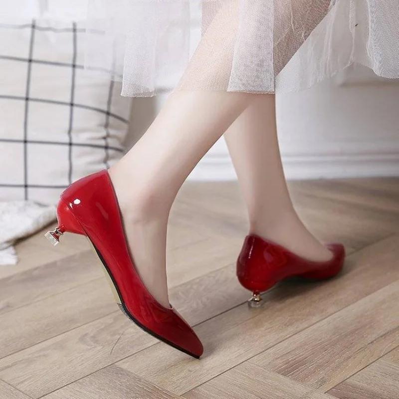 Fashion Wedding Bride Shoe Office Low Heel Elegant White Woman Footwear Thin Heels Luxury Leather Casual Shoes For Women Light Grey L A