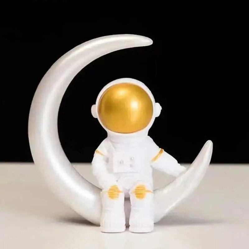 4 Pcs Astronaut Statue Ornament Spaceman Sculpture Desktop Home Decoration Astronaut Model Car Decoration