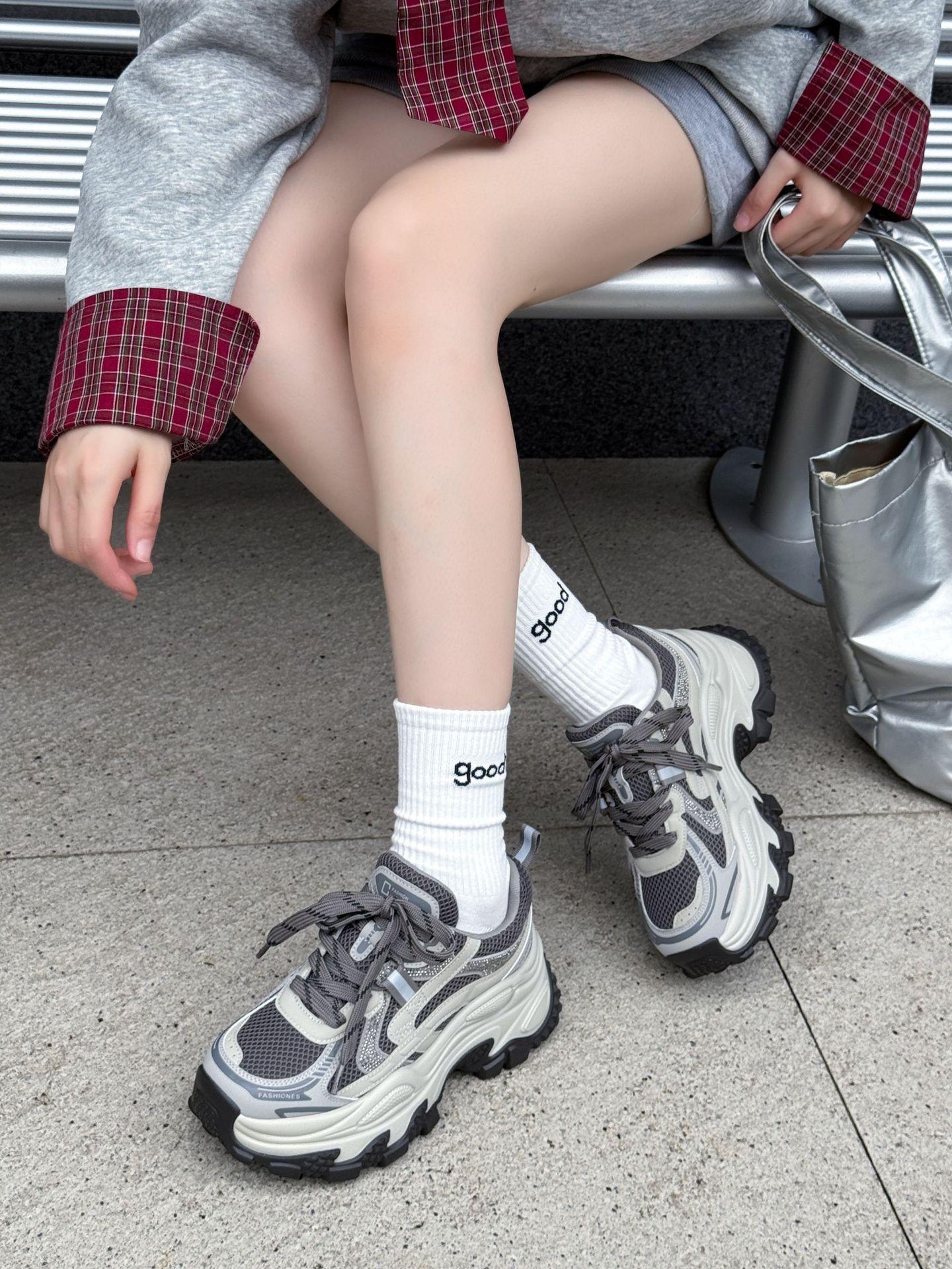 

2025 autumn new leather thick-soled 6cm dad shoes women s small height-increasing shoes hot diamond casual sports women s shoes 35