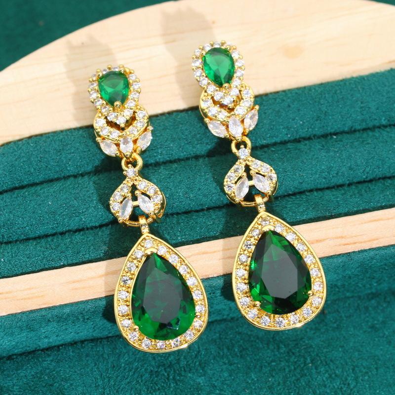 Europäischer und N Antiallergischer Zirkon Armband Halskette Ohrring Ring Schmuckset Hochwertiger Damen Smaragdring Halskette