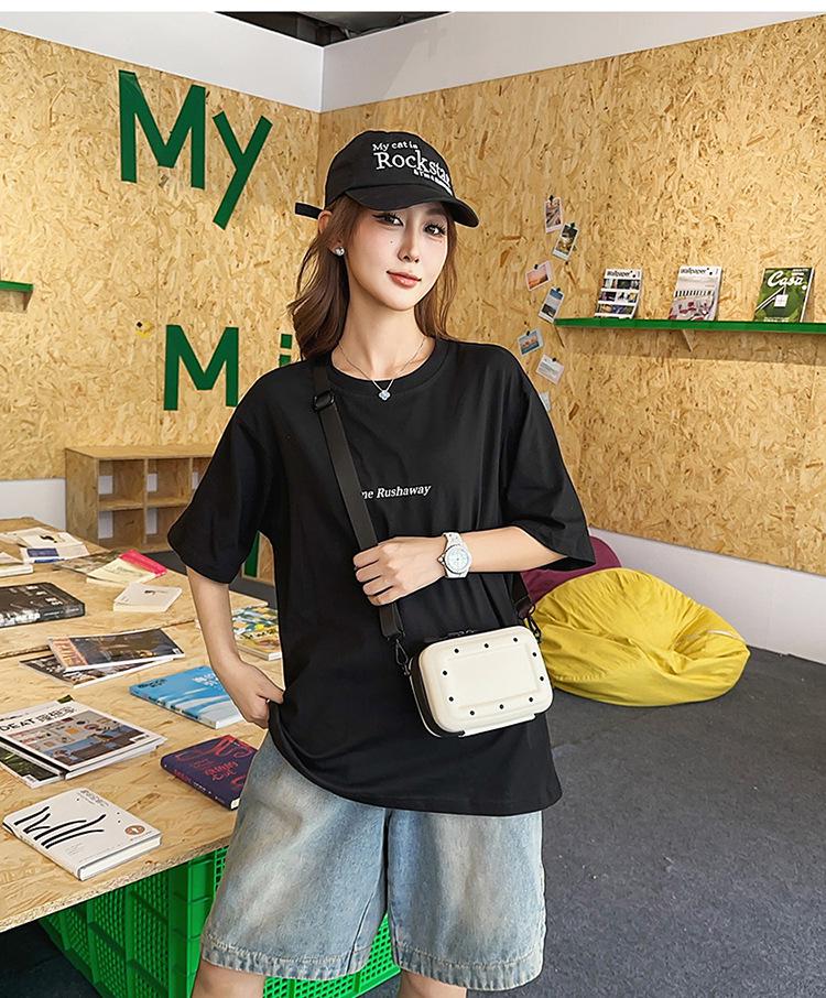 Men's Crossbody Bag: Simple, Versatile, Casual Single-Shoulder Commuter Bag, Soft Shell, Phone Holder, Small Square Design.