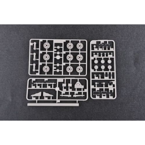 Trumpeter 1/35 Soviet Army T-10 Heavy Tank Plastic Model