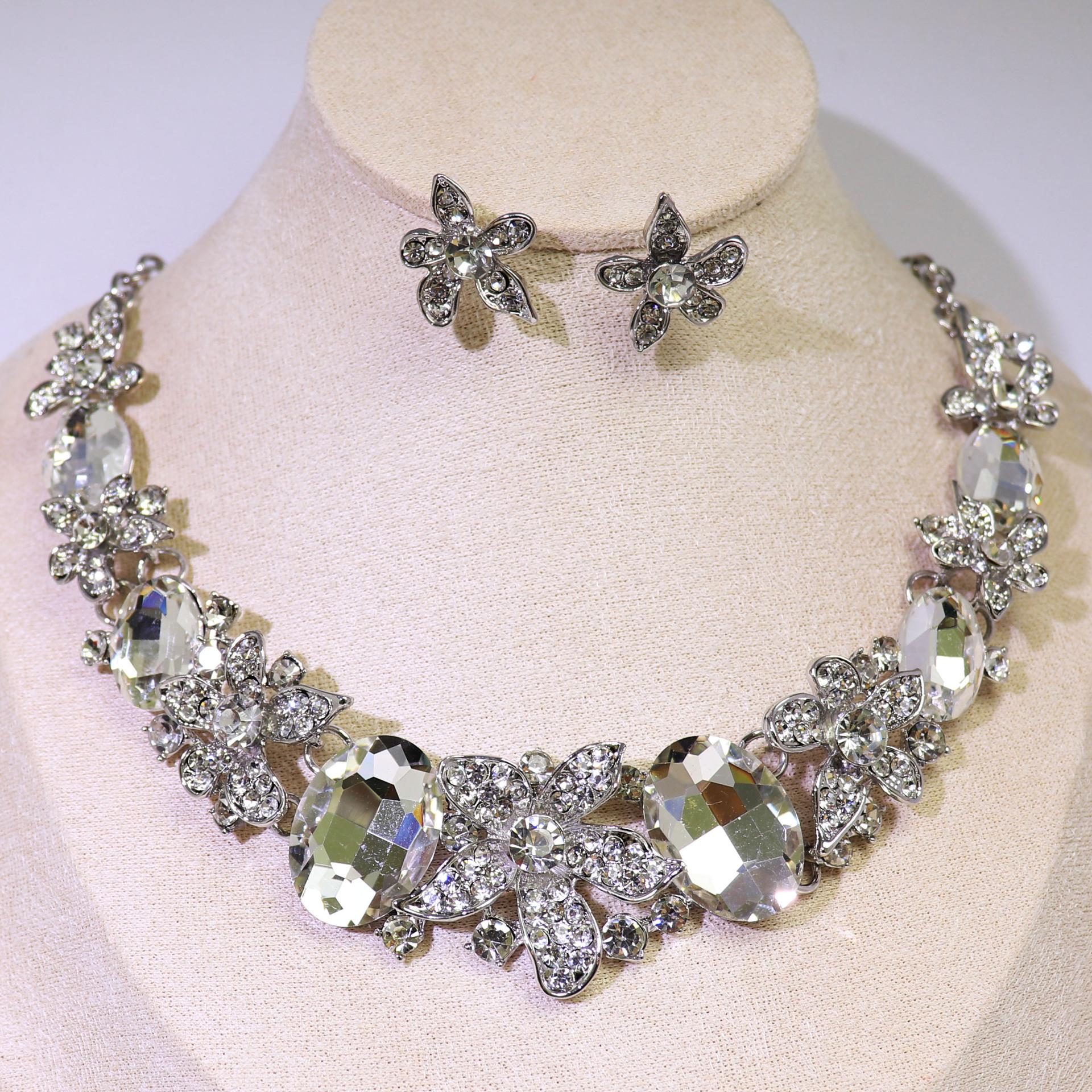 

Товар Серьги Комплект Цепочка 2-х Части Кристалл Стеклянный Сплав Платье Аксессуары Женское Ожерелье белый