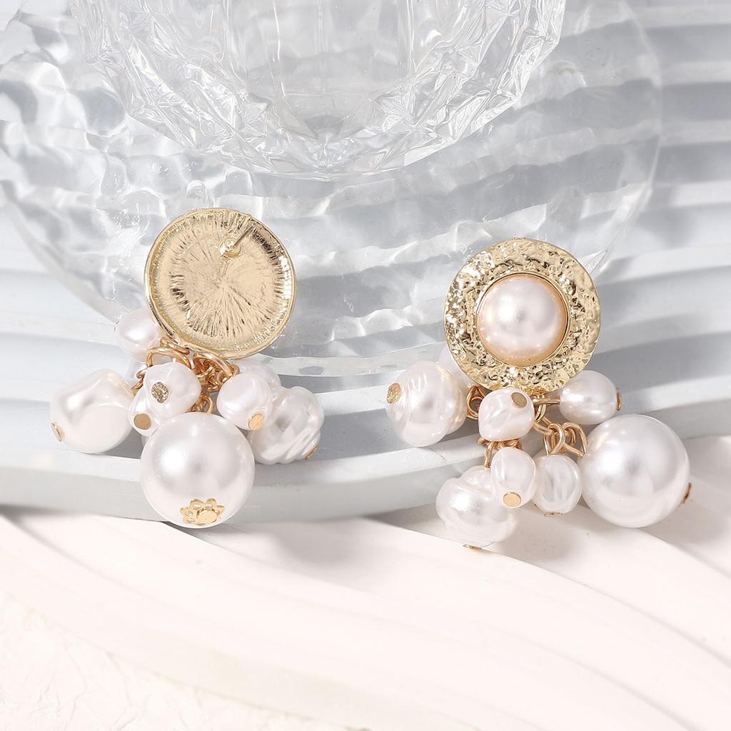 The same temperament, simple and niche design, irregular size, imitation pearl tassel earrings, fashionable women's model