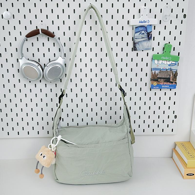 Lightweight Large-Capacity Shoulder Bag Women'S Casual Nylon Cloth Commuter Storage Daily Versatile Messenger Bag