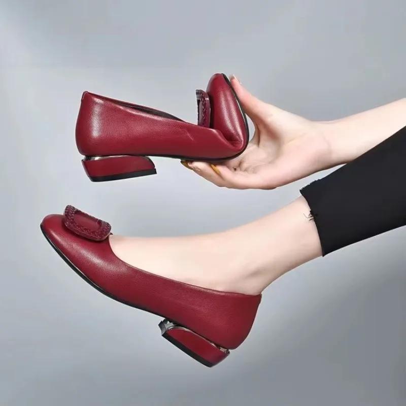 Měkká kůže Pu Leather Dámské Boty na nízkém podpatku Mělká ústa Univerzální Pohodlné Lodičky Hrubé podpatky Dámské Pracovní Malé Kožené Boty