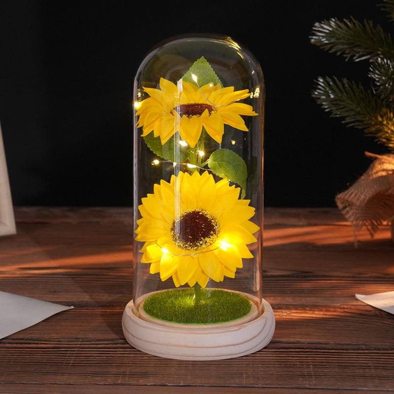 Zwei Seifenblumen, Sonnenblume mit Lampenornament, kreatives Muttertags-Valentinstagsgeschenk, simulierte Sonnenblume.