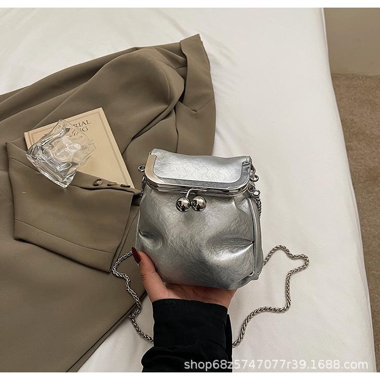 Women's chain bag, fashionable foreign texture, Japanese and Korean shoulder bag 2025 spring new item, Yuezi casual messenger bag