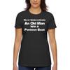 Unterschätze niemals einen alten Mann mit einem Pontonboot – Klassisches Damen-T-Shirt aus weicher Baumwolle – Bequemes Alltags-T-Shirt für Damen CP05 Schwarz