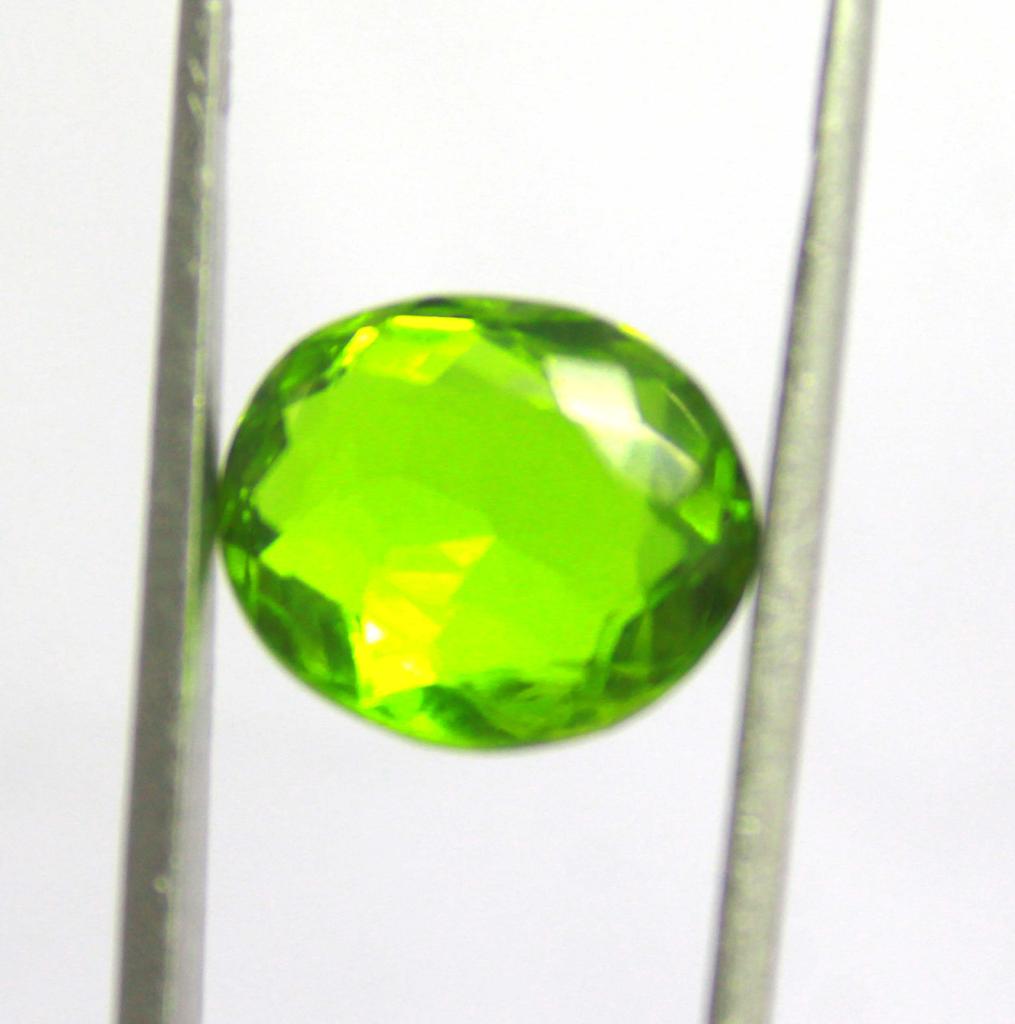 9.05 Carat Great Quality Yellow Alexandrite Oval Shape Russia Certified Gemstone SN581