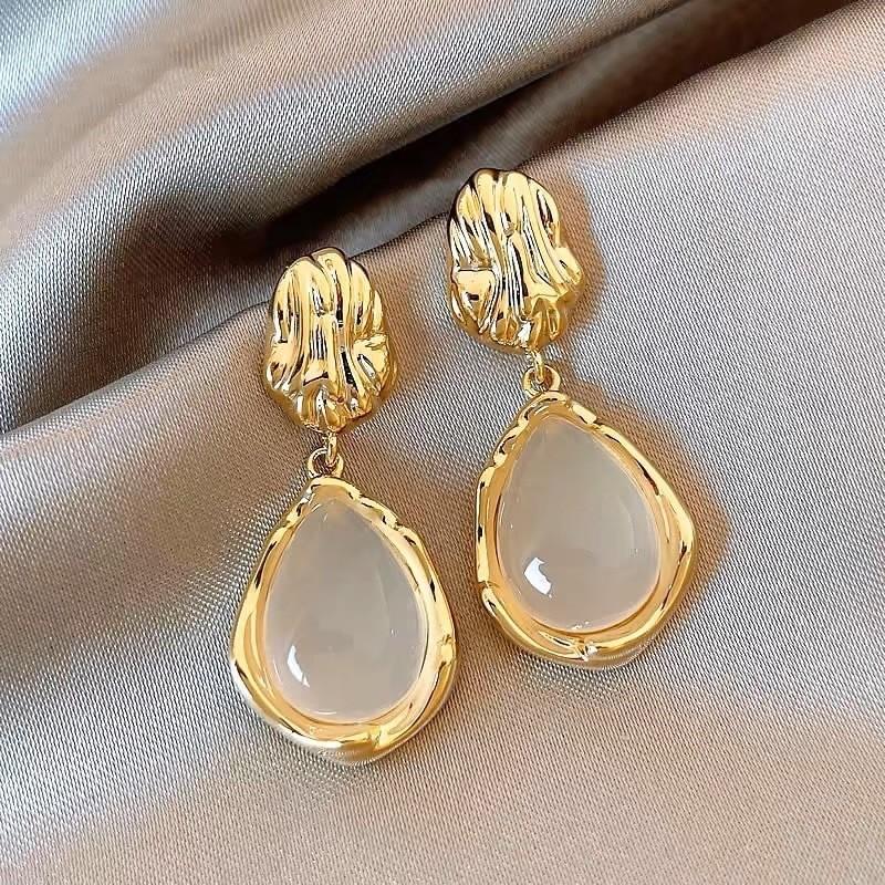 Vintage Maillard Caramel Color Tiger's Eye Stone Stud Earrings Light Luxury High-end Temperament Earrings Versatile Personality Unique Earrings