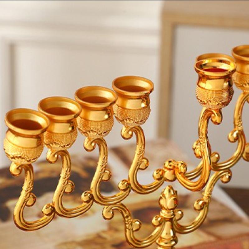 9-head European Light Luxury Zinc Alloy Candle Stand Retro High-end Candlelight Dinner Romantic Desktop Decoration