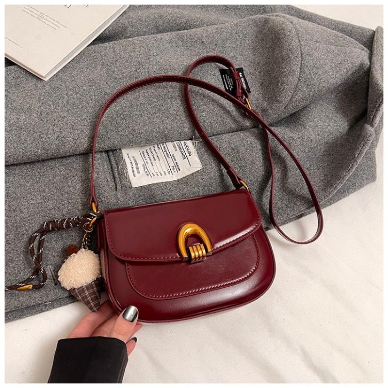 Saddle bag women's new autumn and winter versatile shoulder messenger bag women's niche design underarm women's bag small