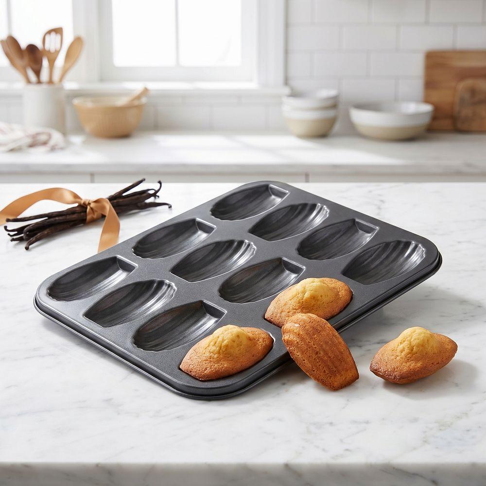 12 Hole Cake Mold Carbon Steel Baking Tray Sturdy Cupcake Mold Baking Tool