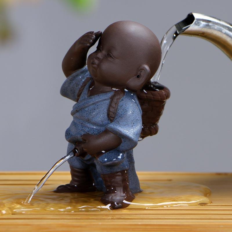 

Zisha Tea Strainer Peeing Little Monk Decoration Creative Piss Child Doll Spray Керамічний персонаж Craft Tea Filter Accessories
