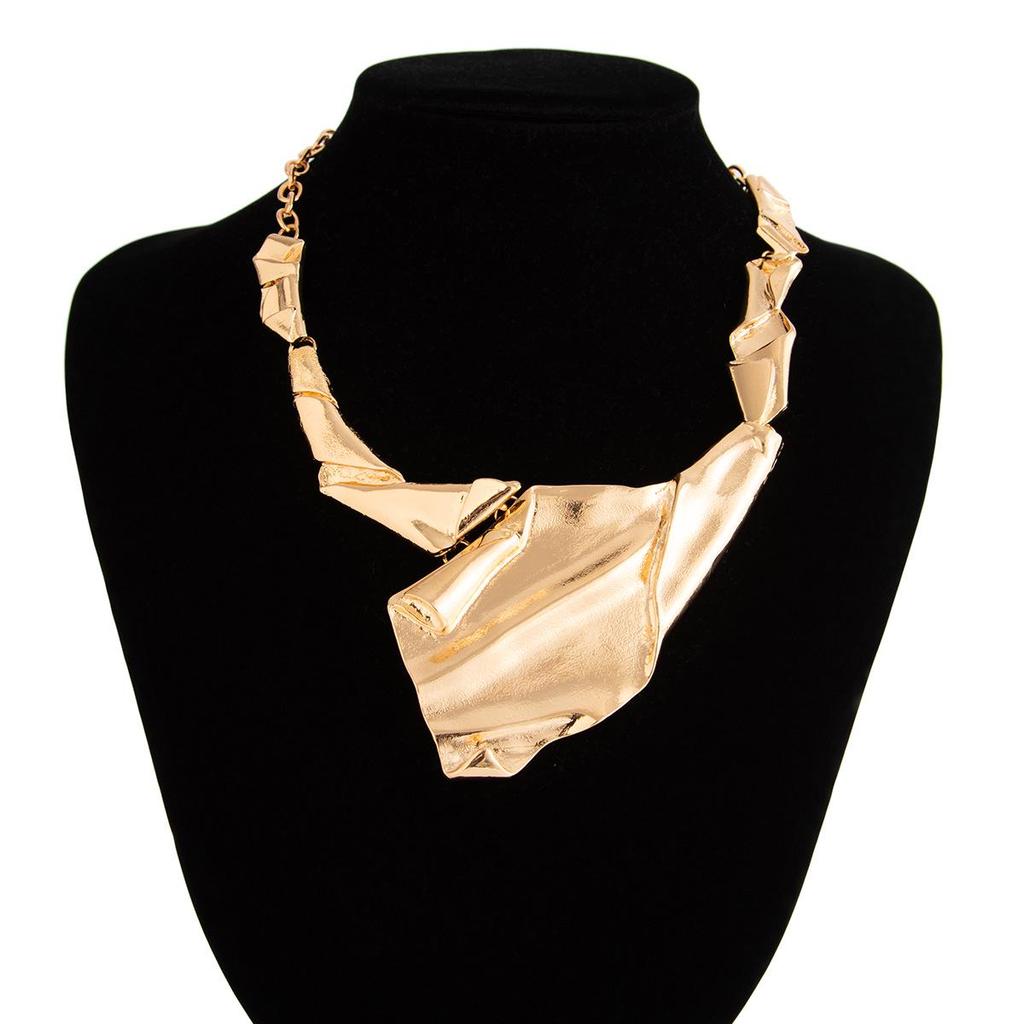 European & American Geometric Irregular Necklace Set: Exaggerated Alloy Design with Artistic Pleats