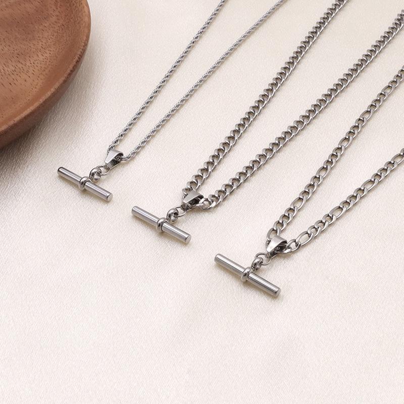 Hip-Hop 18K Gold Nischen Anhänger Schmuck Damen Persönlichkeit Trend Titanstahl T-förmiger Anhänger Halskette