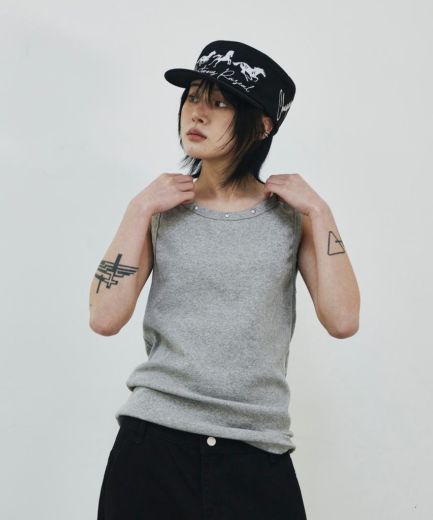SCALLYWAG [Ryu Jeong-Ran × Skelly Wung] Horse Pillbox Cap [Black]