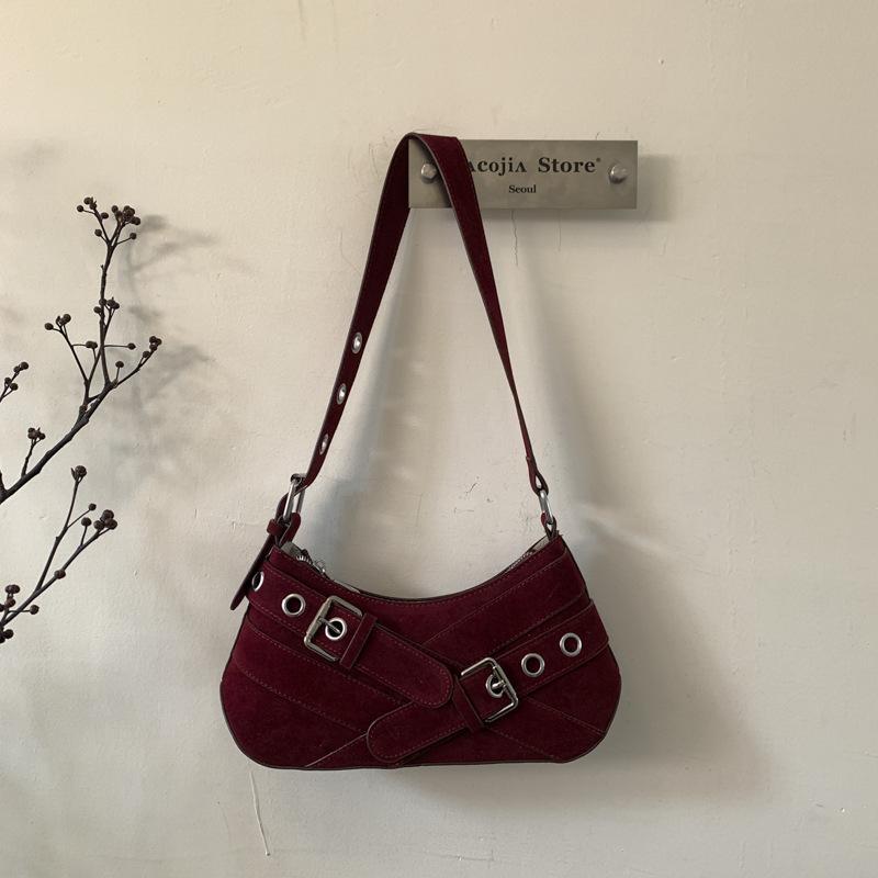 

Retro fashion Korean version armpit bag 2025 autumn new niche trend design locomotive bag high value shoulder bag красный