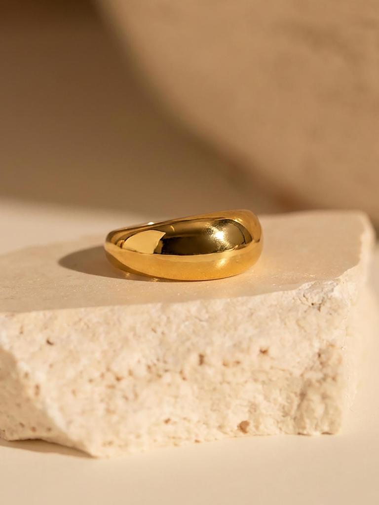 Geometric Curved Smooth Band: Fashionable Heavy Workmanship Ring for Women - Cold Style Index Finger Accessory