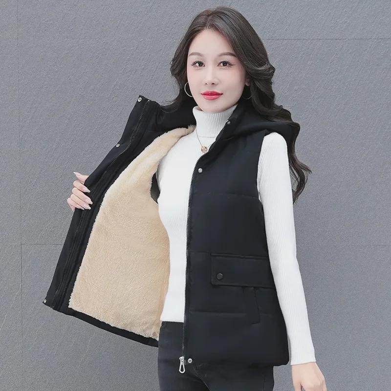 Dámská teplá vesta z jehněčí kůže a sametu s kapucí - Odnímatelná, silná bunda z prachového peří a bavlny na podzim a zimu, ideální pro matky středního věku