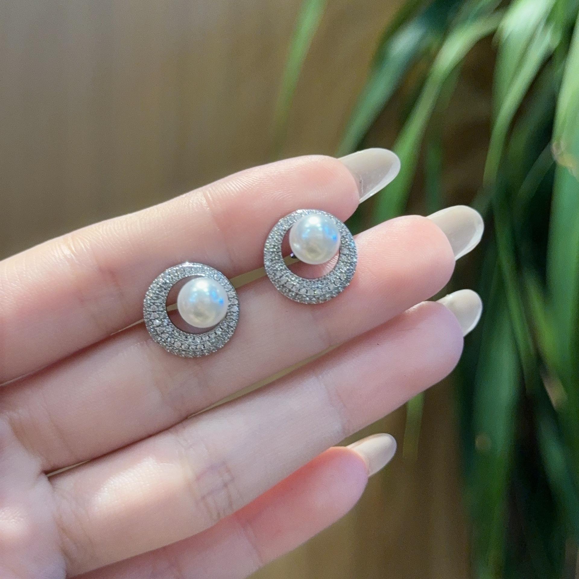 

Серьги с натуральным жемчугом, круглые, изысканные, с бриллиантами, серьги с темпераментом высокого класса, серьги, создающие ощущение высокого класса