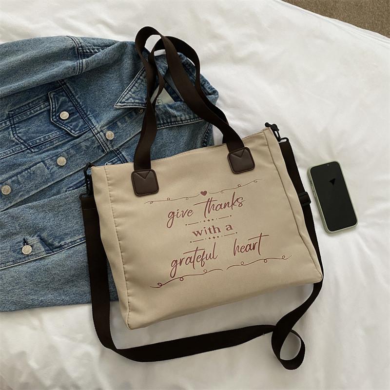 Стильная большая женская сумка через плечо 2023 Новая повседневная сумка-тоут для commuters