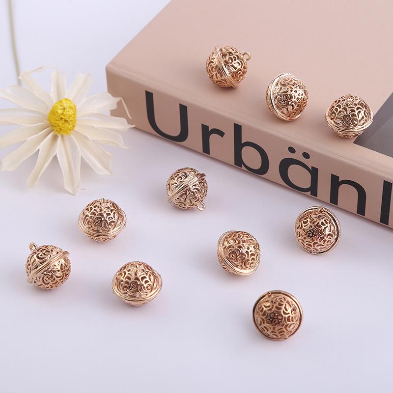 

Палацовий дзвін Хуа Цяньгу: Порожній дзвіночок з гальванічним покриттям золотом для саморобних прикрас Diameter 1.5 CM