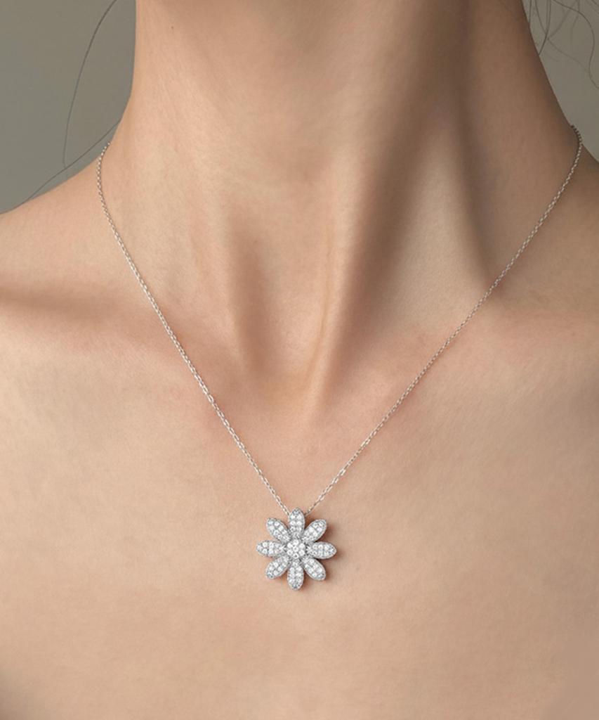 Jyddm Holiday Flower Necklace