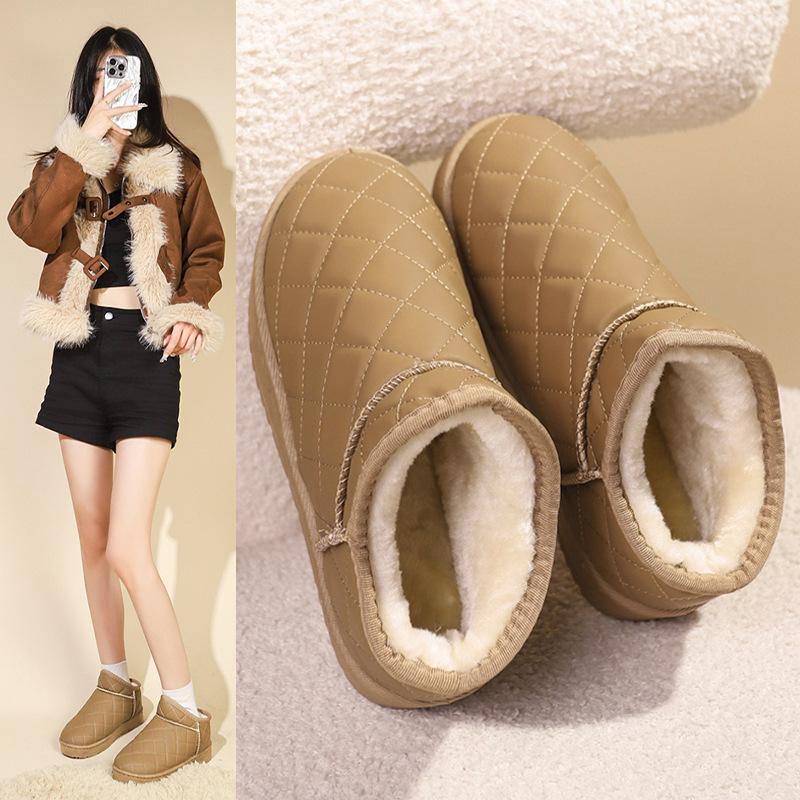 Autumn and winter snow boots women's 2025 new thick-soled thickened thermal cotton shoes with one foot pedal solid color short tube cold-proof boot