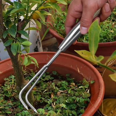 Rastrello per terreno smosso Strumento manuale per estirpare le erbacce con manico Impugnatura confortevole