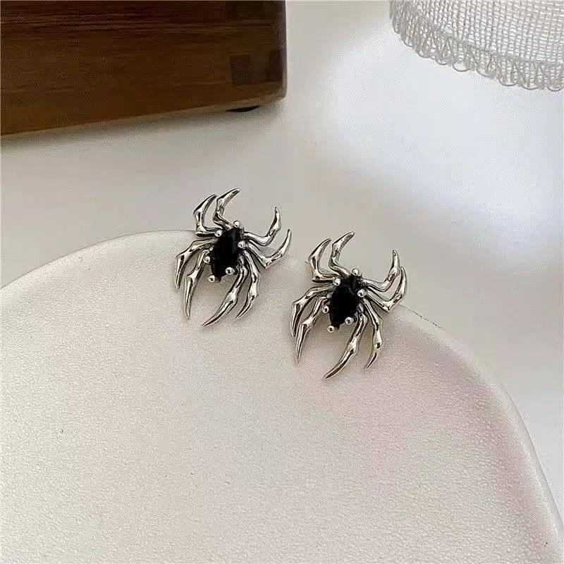 Orecchini a ragno minimalisti coreani con perno in argento S925; orecchini lussuosi personalizzati in stile retrò scuro con un senso del design