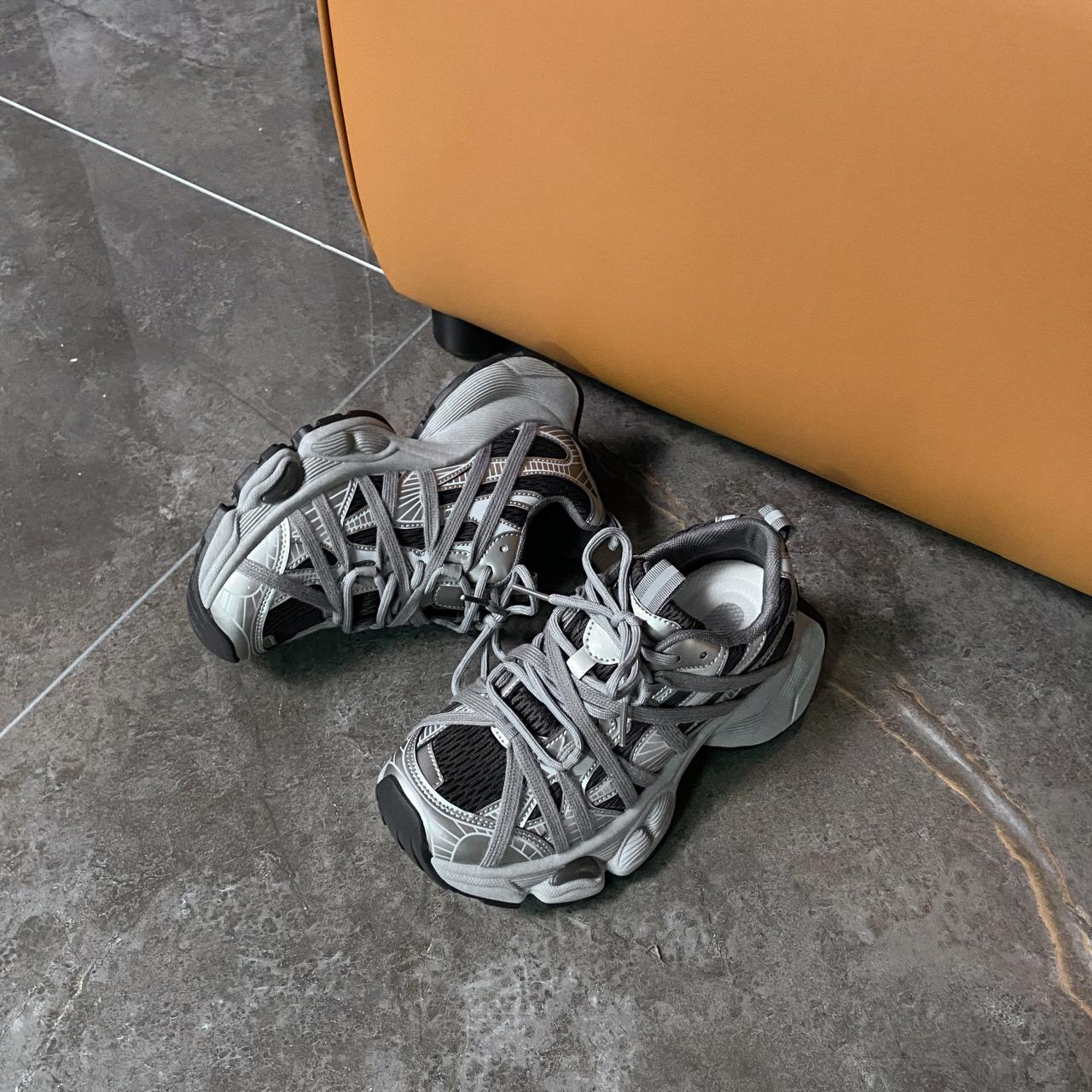 

Internet celebrity explosion platform dad shoes women 2025 new versatile casual sports shoes heightening lightweight running shoes tide 44