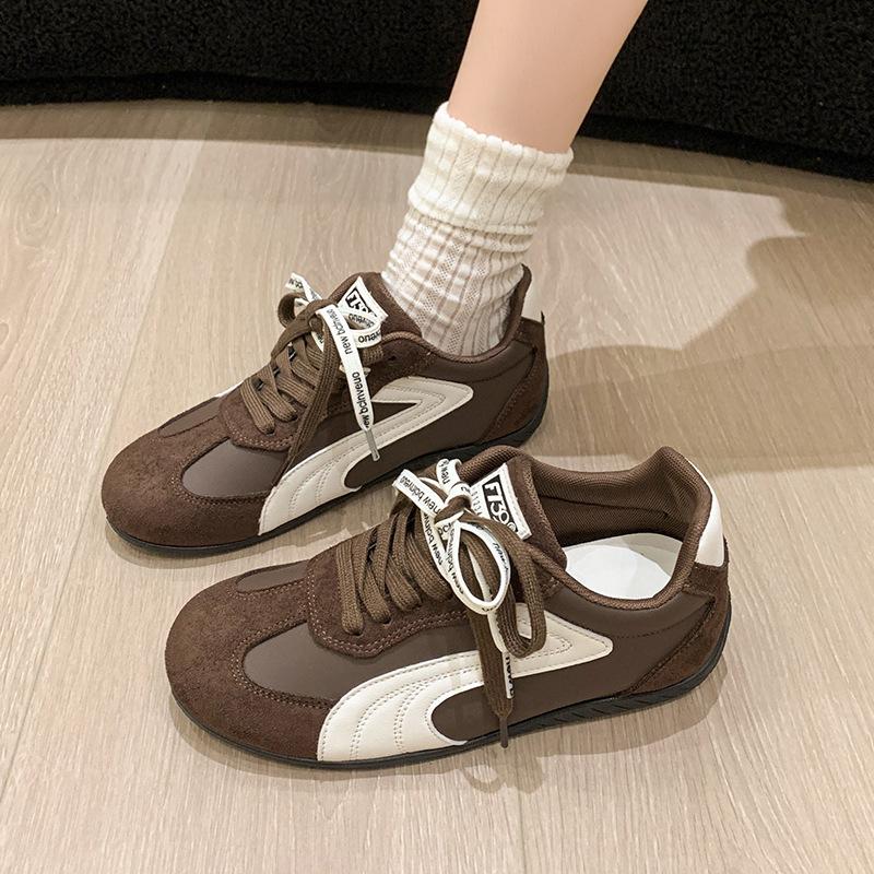 Internet celebrity explosion inside heightening thick-soled German training shoes women's 2025 autumn new Forrest Gump shoes flat-soled sports shoes