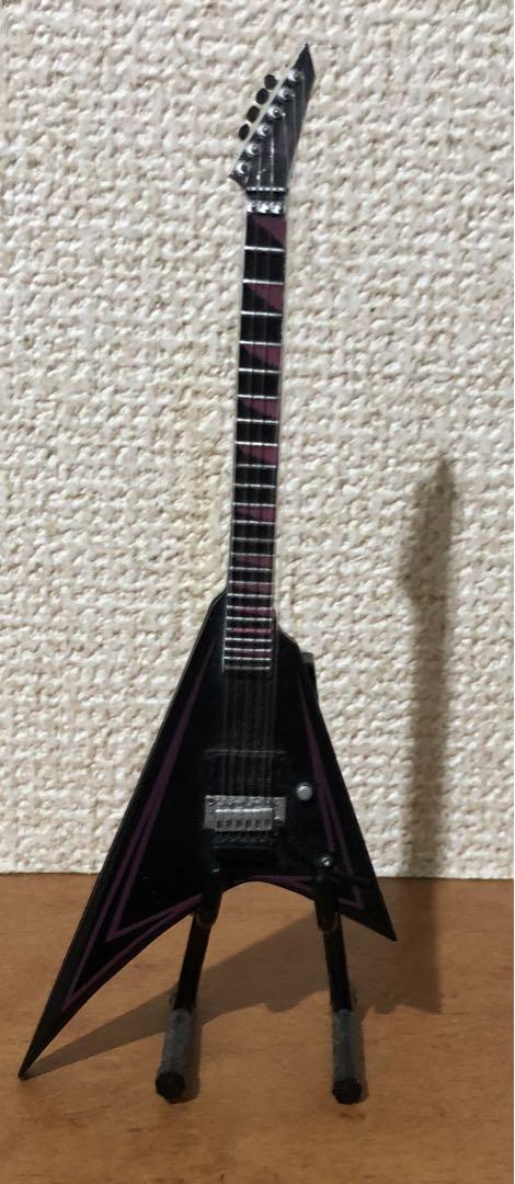 

[USED] Alexi Laiho guitar figure