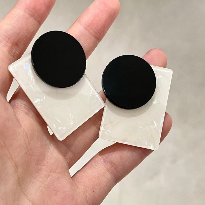 Vintage Black Series Stud Earrings 925 Silver Needle Minimalist High-End Personality Accessories for Women