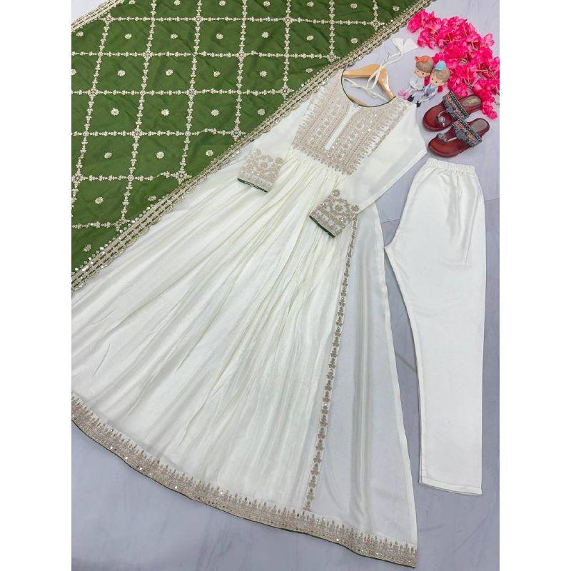 *Uvádíme nový vzhled oblečení na párty Pur Chinon Silk Fancy Anarkali šaty, Dupatta & Bottom Set*
