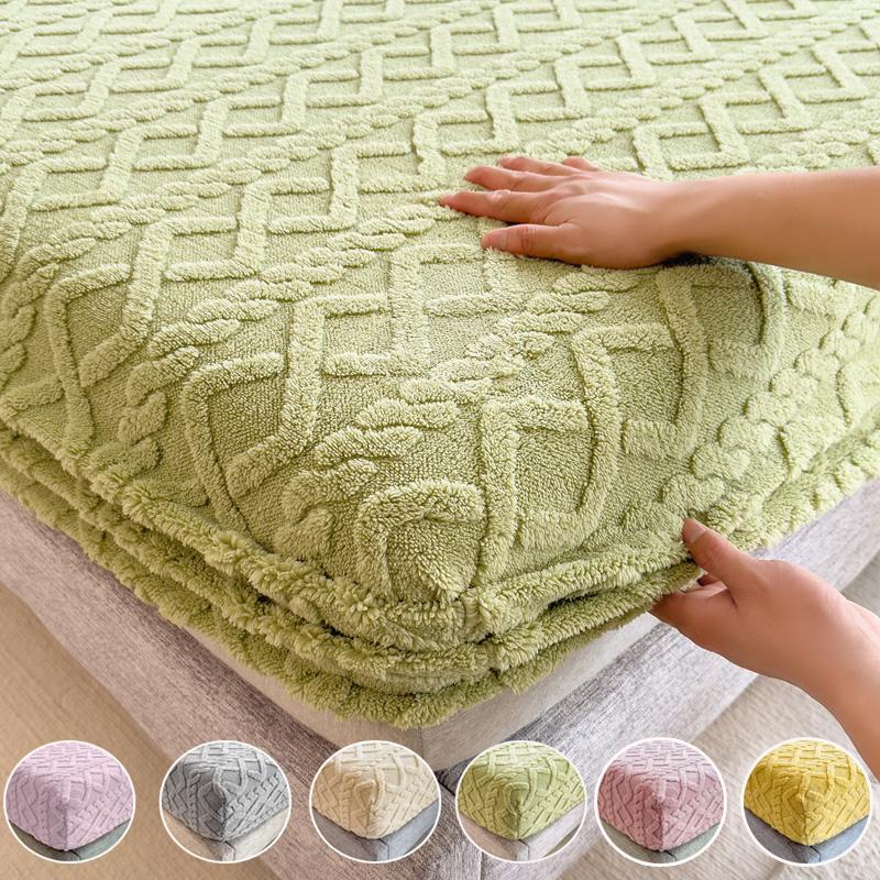 2027 Jacquard Bed Cover 3D Embossed Velvet Mattress Cover Tafferta Bedsheet Winter Warm Fitted Sheet Mattress Protector Thickened