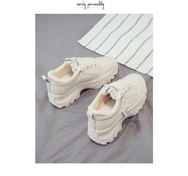 Little white shoes women's 2025 autumn new Internet celebrity versatile casual sports shoes thick soles increase height and thin muffin single shoes 