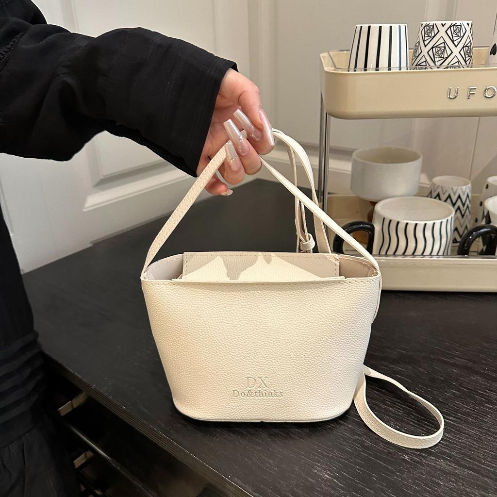 Foreign Style 2025 Summer New Foreign Style Women's Personalized Shoulder Messenger Bag Fashion Trend Casual Simple Bucket Bag