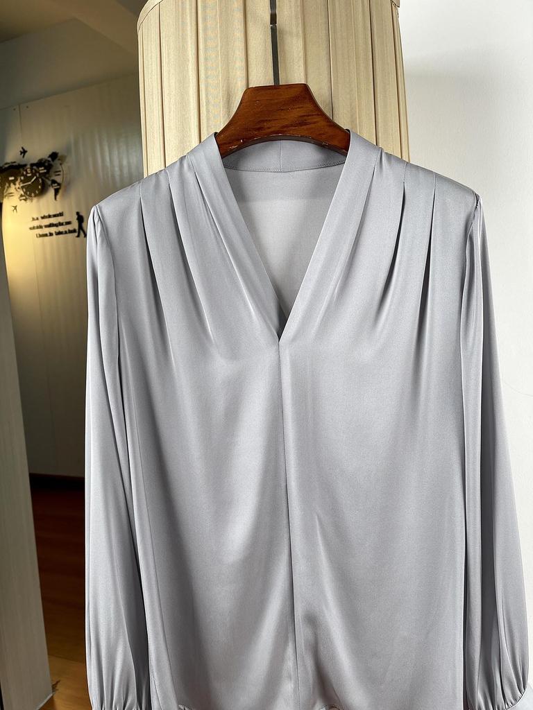 Women's Elegant V-neck Silk Pullover Shirt, Long Sleeve, Loose Fit, Slimming, Mulberry Silk, Perfect for Spring/Summer Commuting.