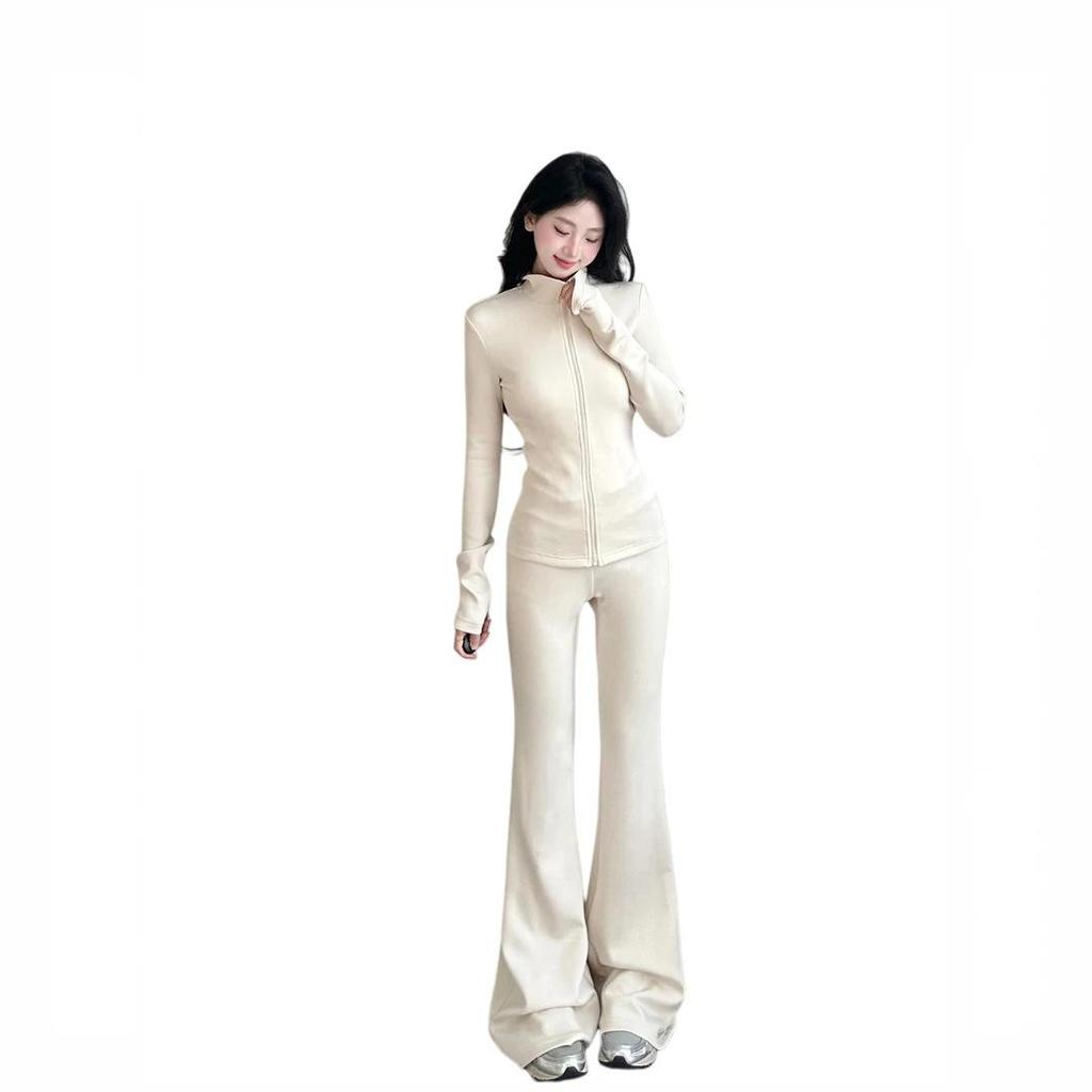 Korean Style Women's White Yoga Suit: Stand-up Collar Jacket & Flare Pants - Early Autumn 2025 Collection