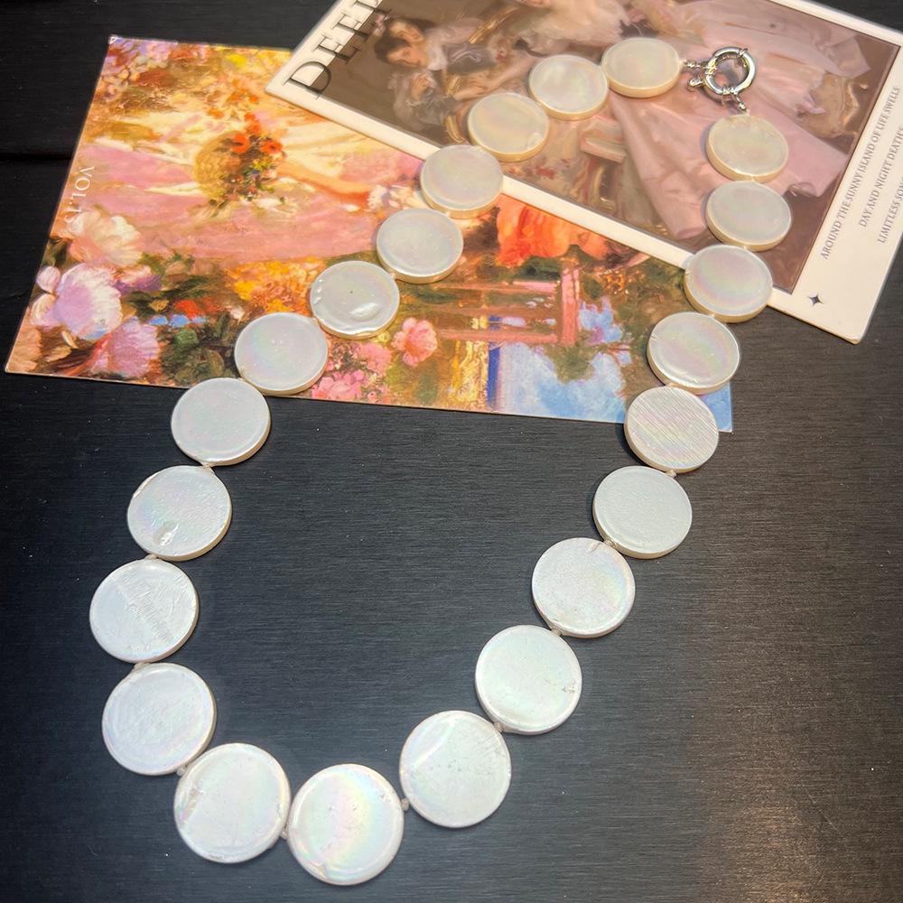 

Винтажное французское минималистичное ожерелье из ракушек с бусинами