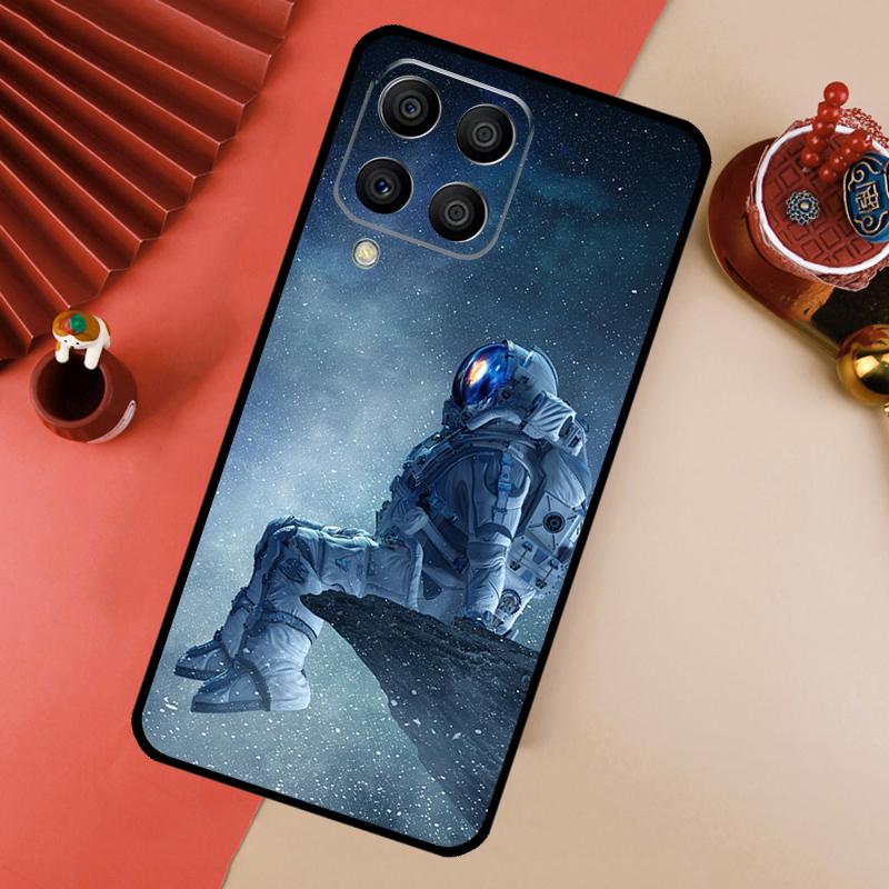Cartoon Space Astronaut For Samsung Galaxy M13 M14 M33 M12 M32 M52 M31 M55 M15 M11 M21 M35 M53 M34 M54 M06 M16 Case