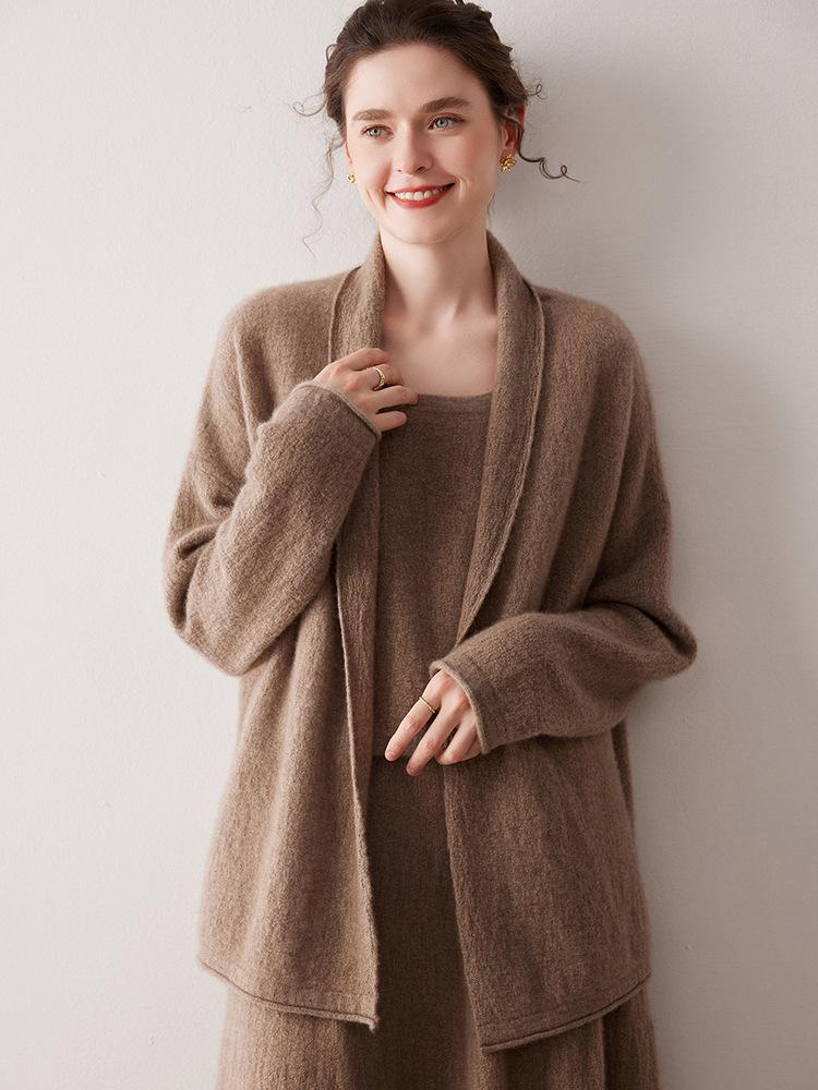Women's Autumn/Winter Cashmere V-Neck Cardigan: Soft, Cozy, and Stylish Outerwear