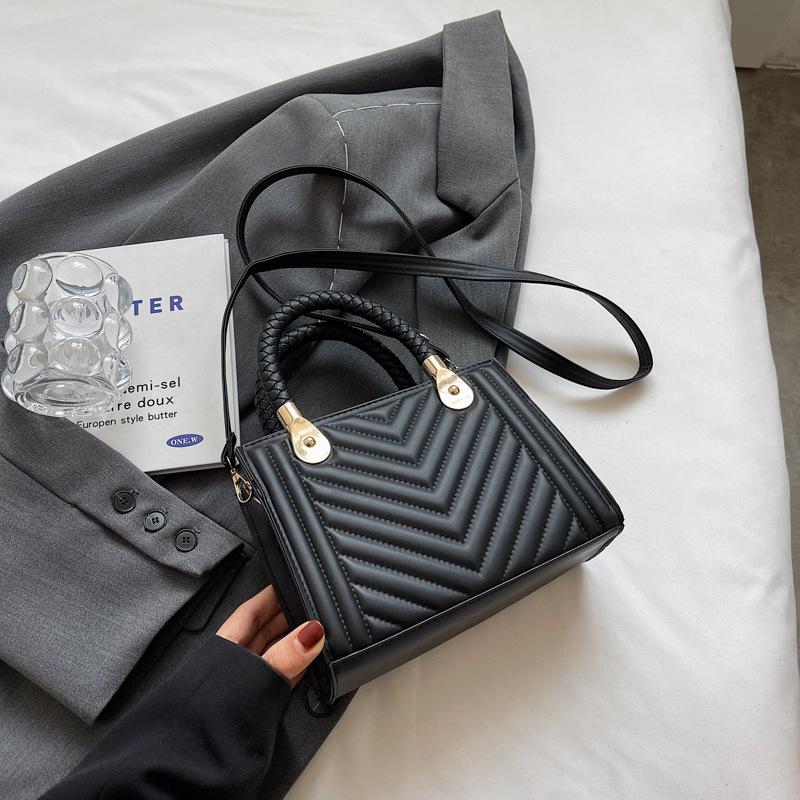 

Stylish and simple small square bag, summer new niche trend handbag, fashion shoulder bag, casual messenger bag чёрный