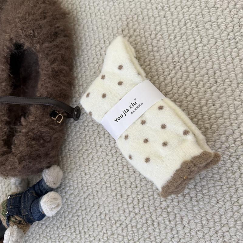Ji'Ao Velvet Socks Warm Heat Storage Thickened Home Socks Cute Polka Dot Medium Tube Socks Fluffy Socks